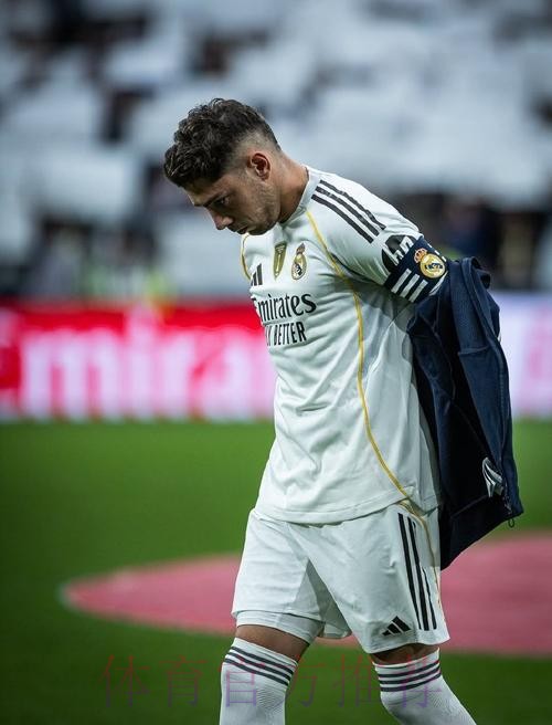 马卡:安帅遇到重大比赛会让巴尔韦德去踢右后卫 马卡:安帅遇到重大比赛会让巴尔韦德去踢右后卫